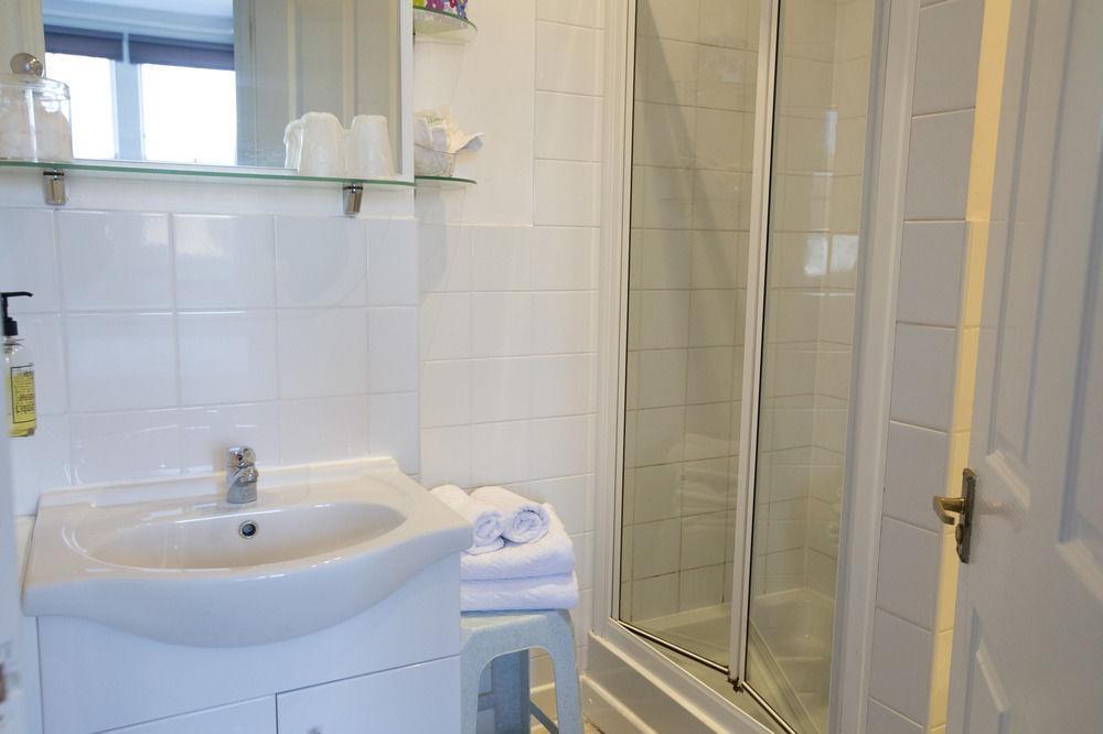 הורלי Rosemead Guest House מראה חיצוני תמונה